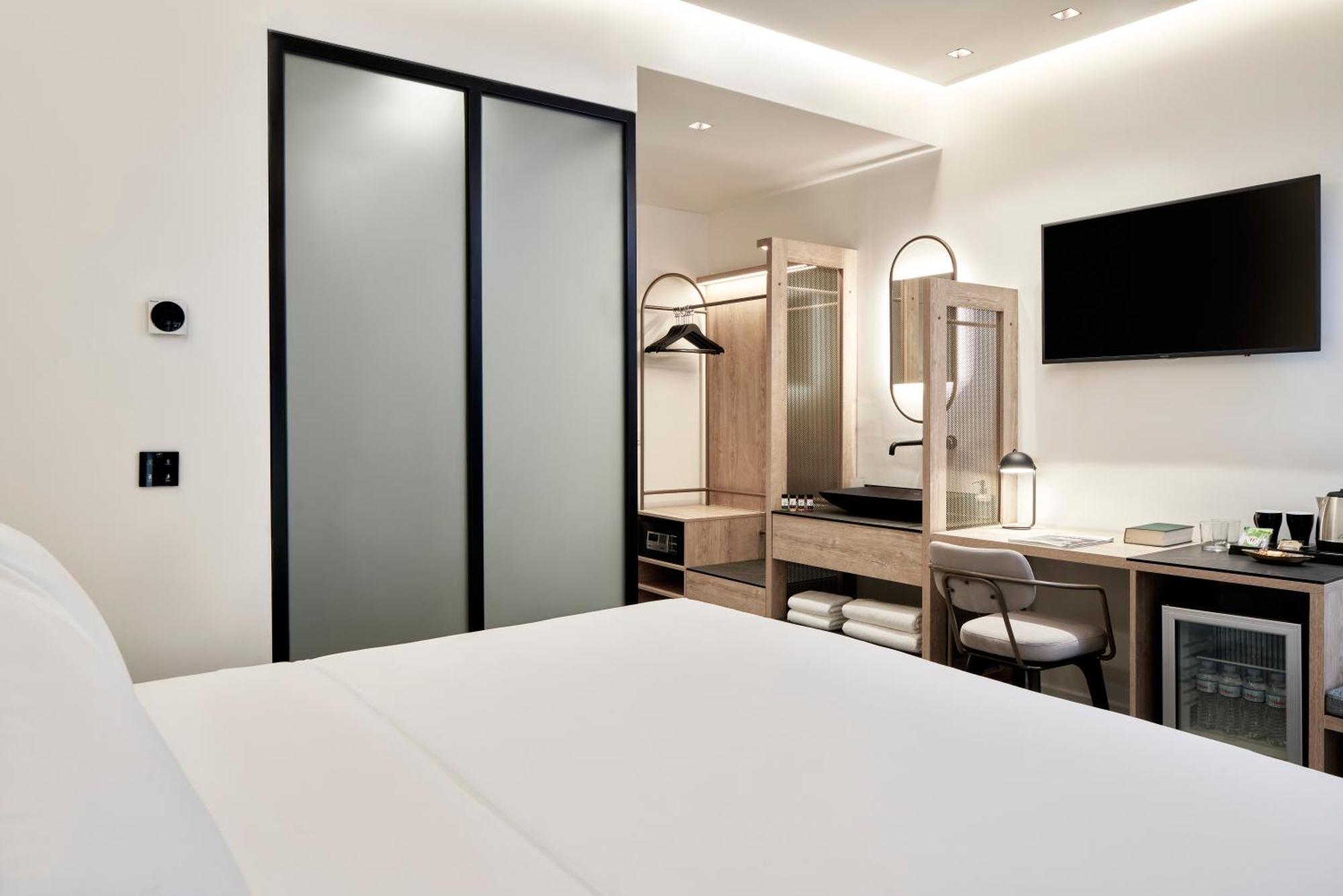 Standard Double Room,1285725811:JPEG