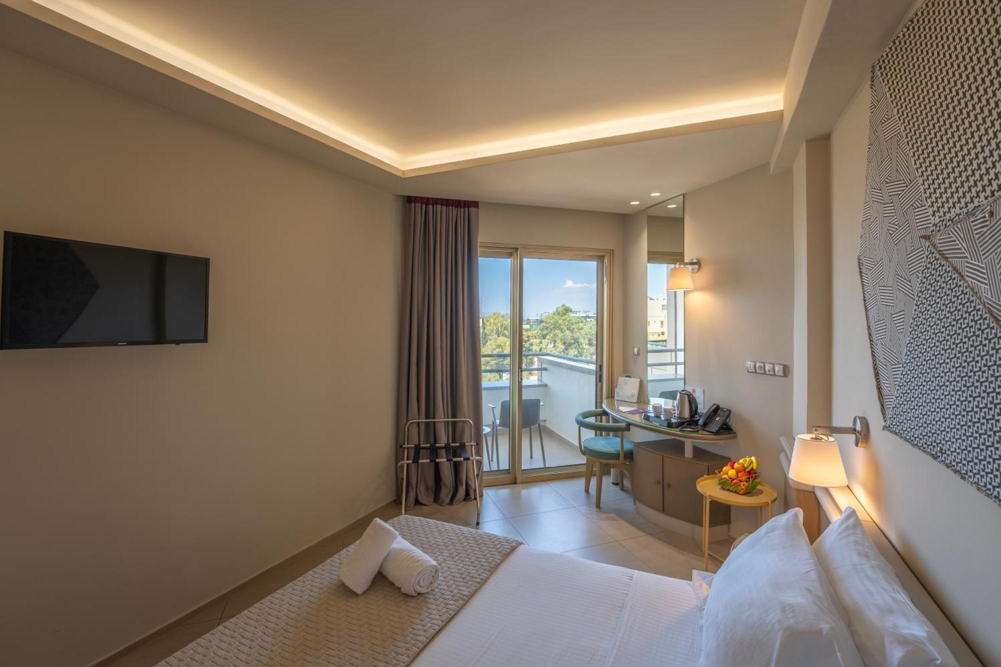 Interconnecting Double or Twin Rooms with Side Sea View