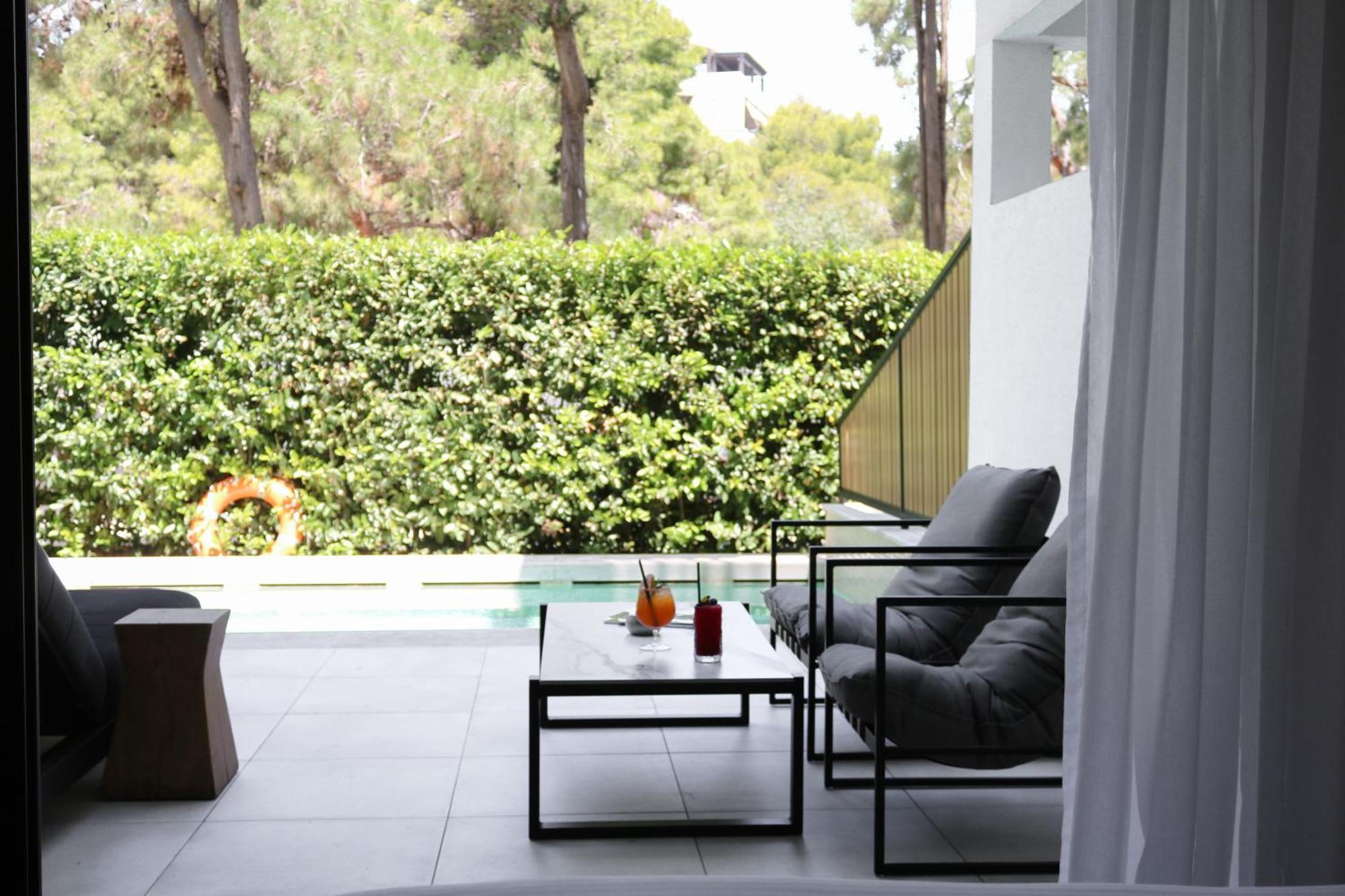 Deluxe Suite with Private Pool
