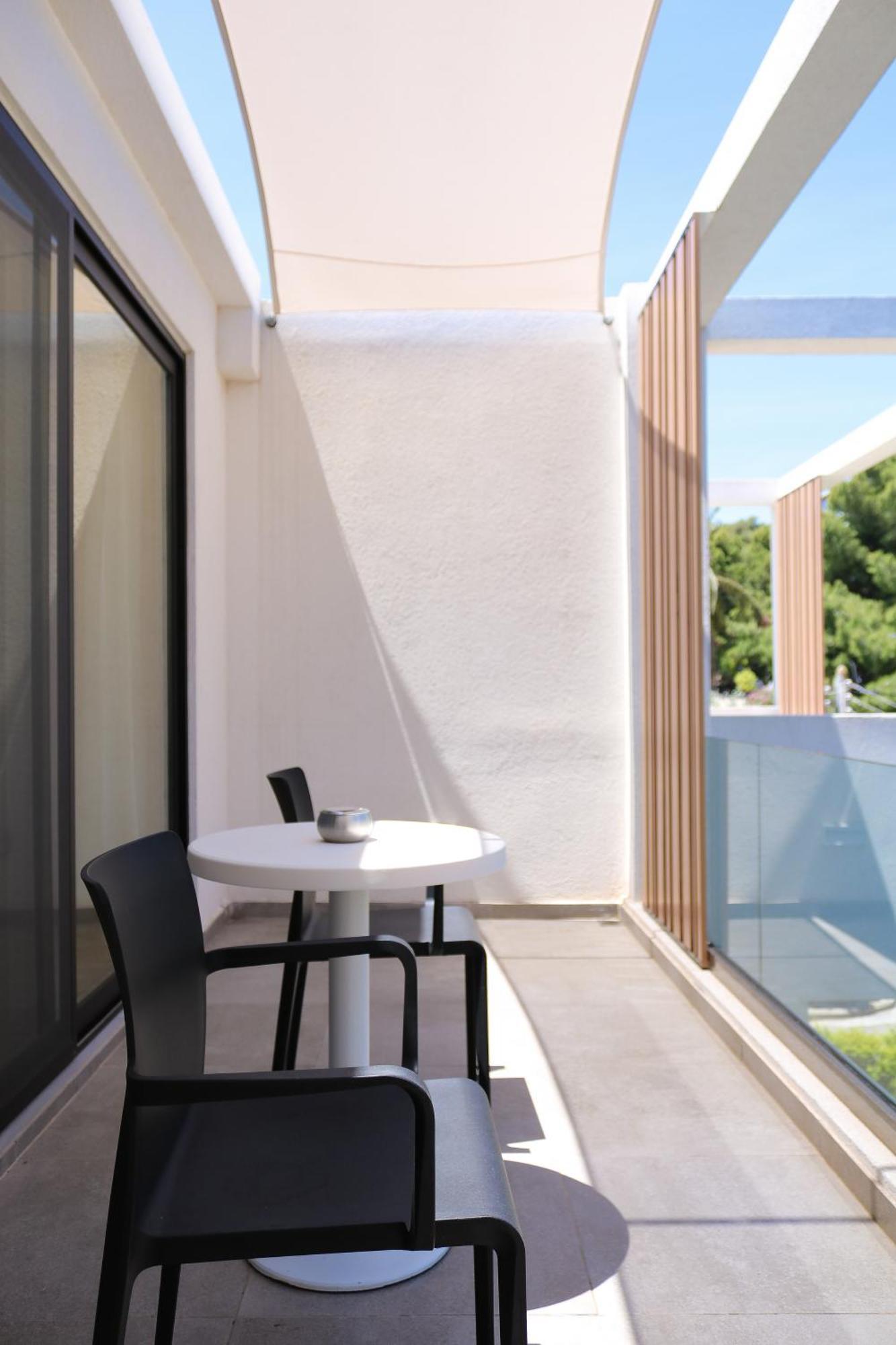 Top Floor Open Plan Suite