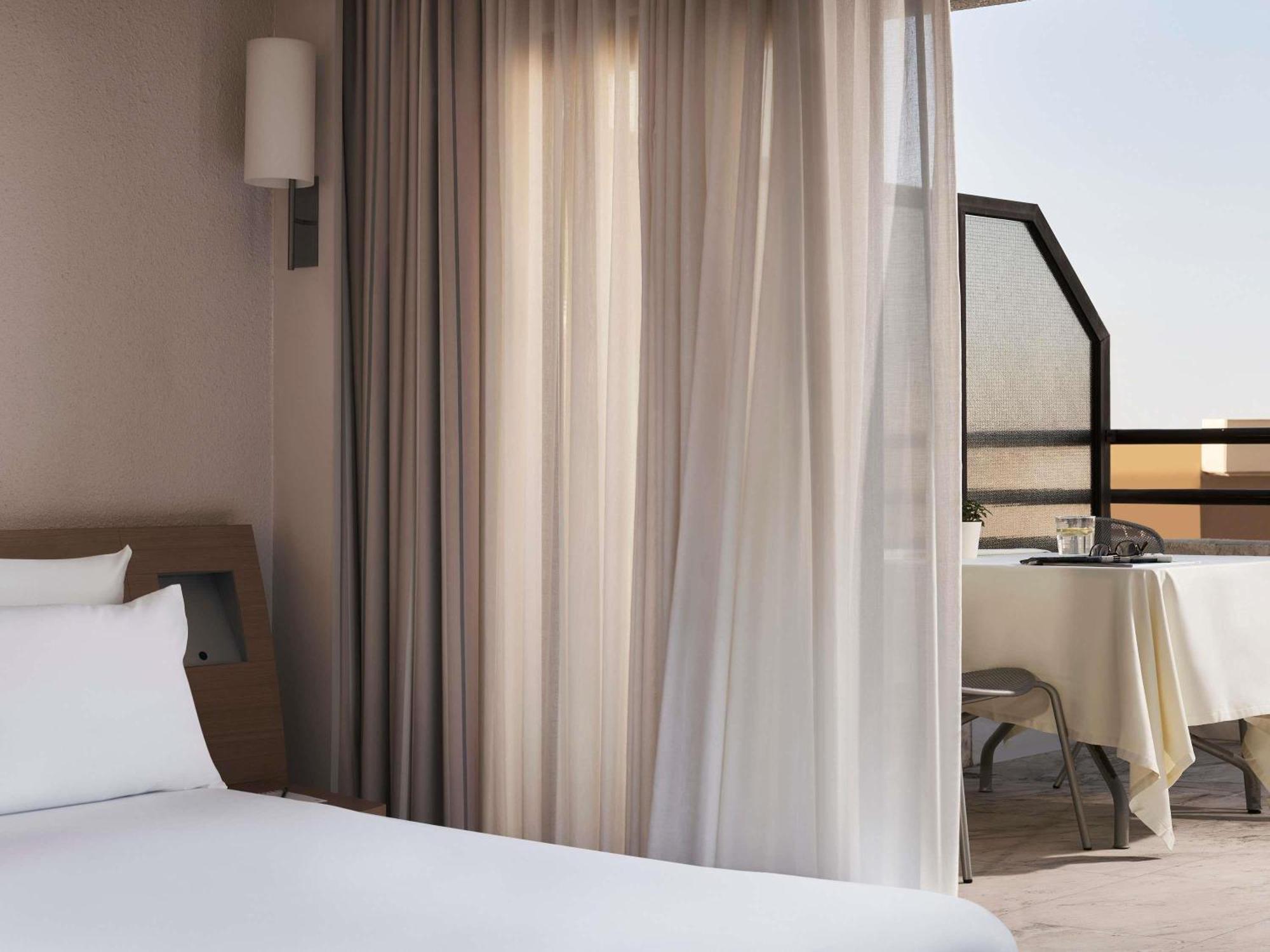 Executive Room With Balcony, 1 double bed or 1 double bed with sofa bed,1704846144:JPEG