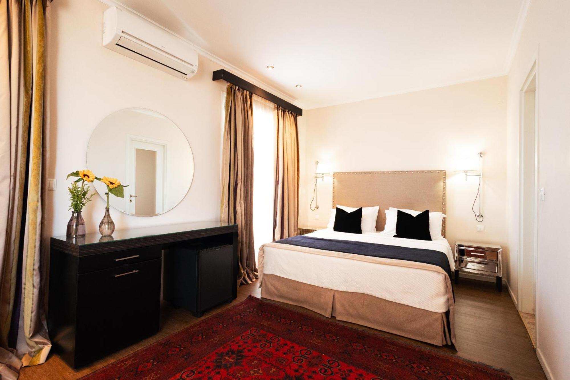 Executive King Room Balcony Non-Smoking,1756436015:JPEG