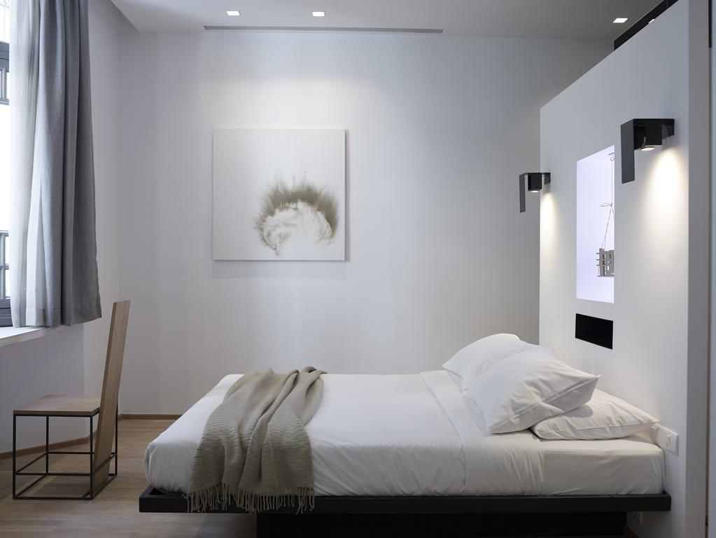 Suite with atrium view