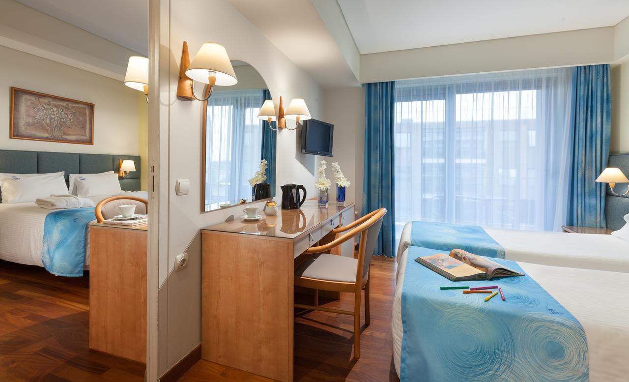 2 Double Rooms with Interconnecting Door,1208065831:JPEG