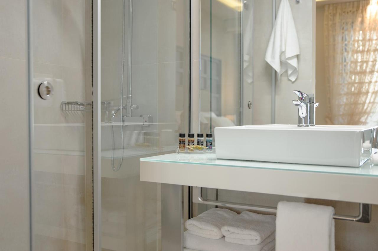 Suite with Hot Tub