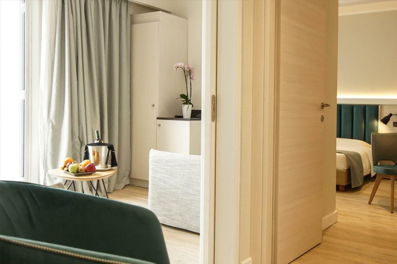Junior Suite with Acropolis View
