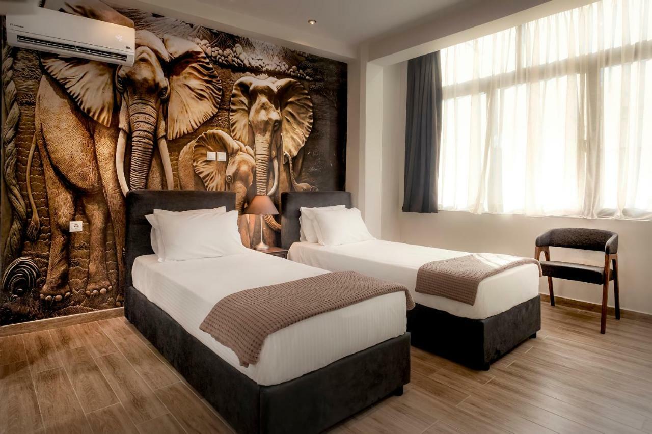 Deluxe Double Room with Two Twin Beds,806986389:JPEG