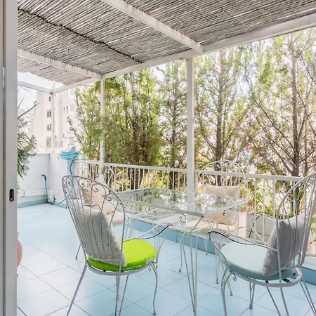 Central Apt Private Balcony & Rooftop Access - Ct1-2